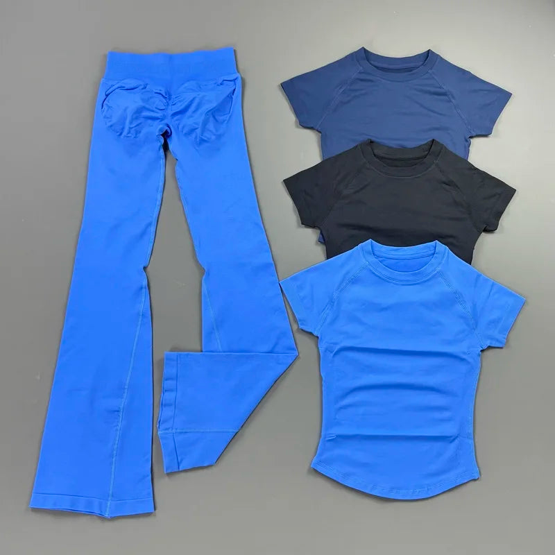 Conjunto deportivo de 2 piezas: leggings acampanados y top de manga corta