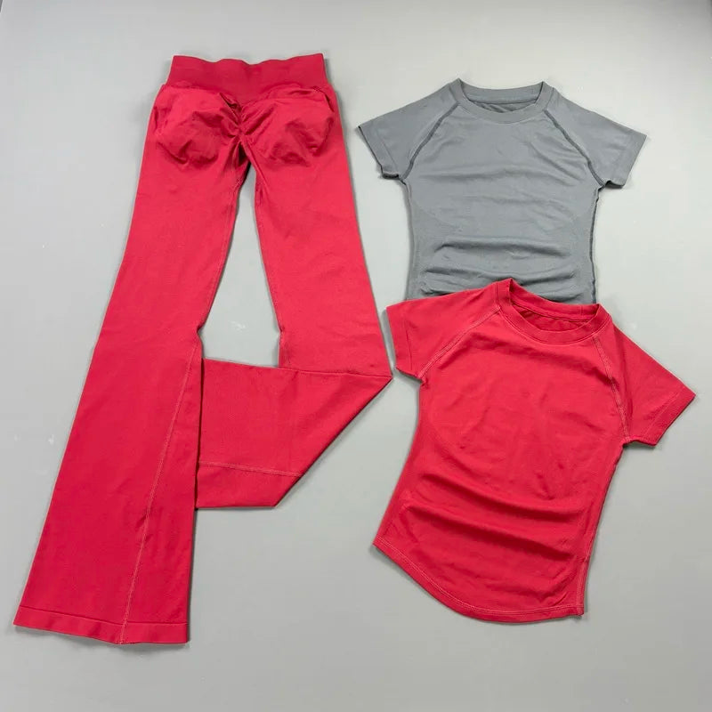 Conjunto deportivo de 2 piezas: leggings acampanados y top de manga corta